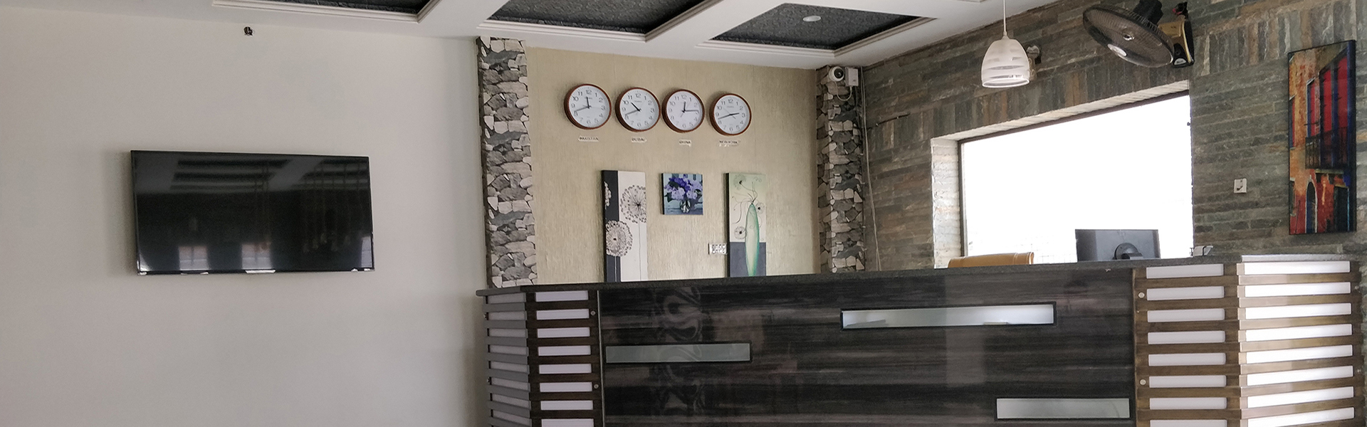 rooms Slideshow 3.jpg